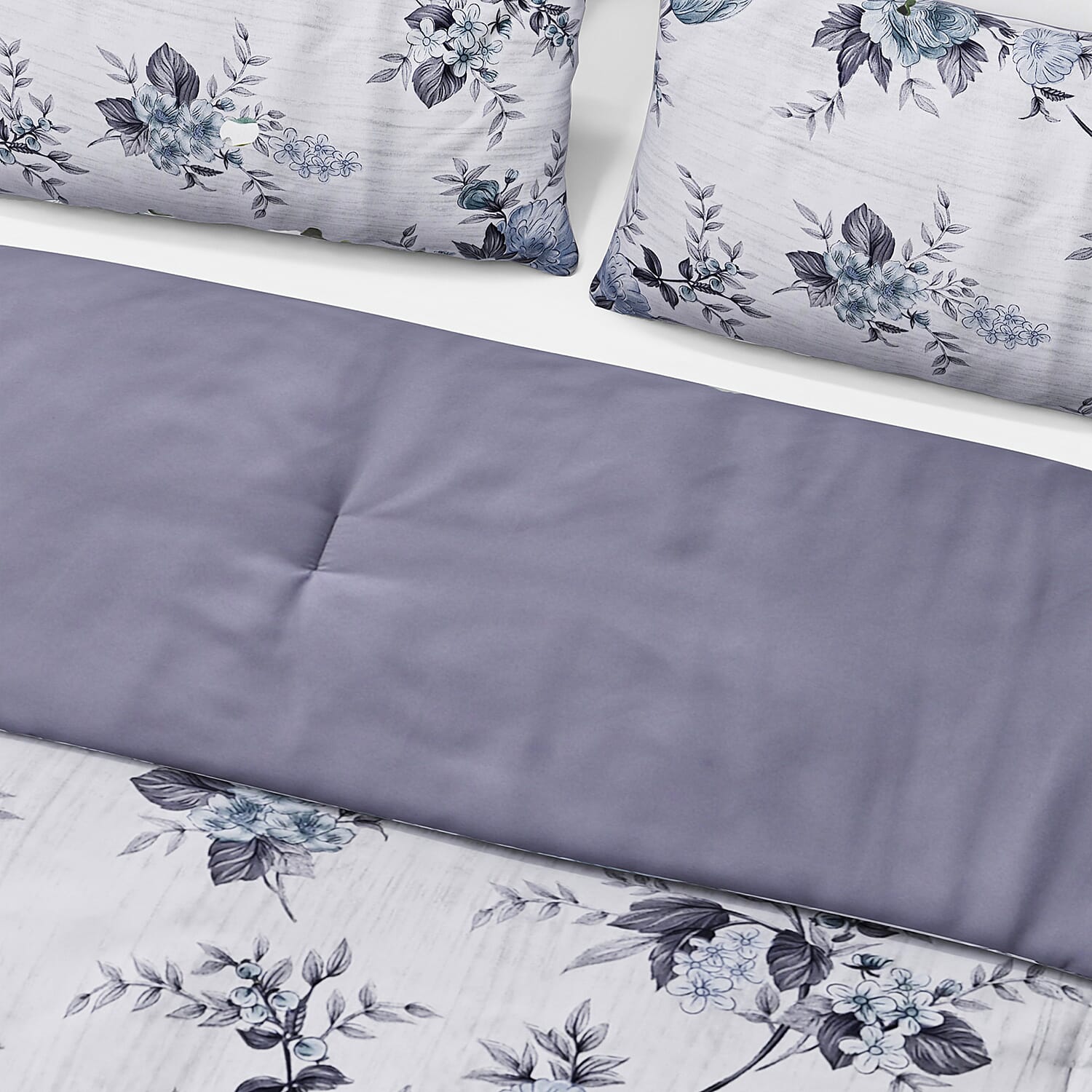 Boutique Bedding Collection - Lightweight Leaf Design Comforter With 2 Pillowcases (Size Double)