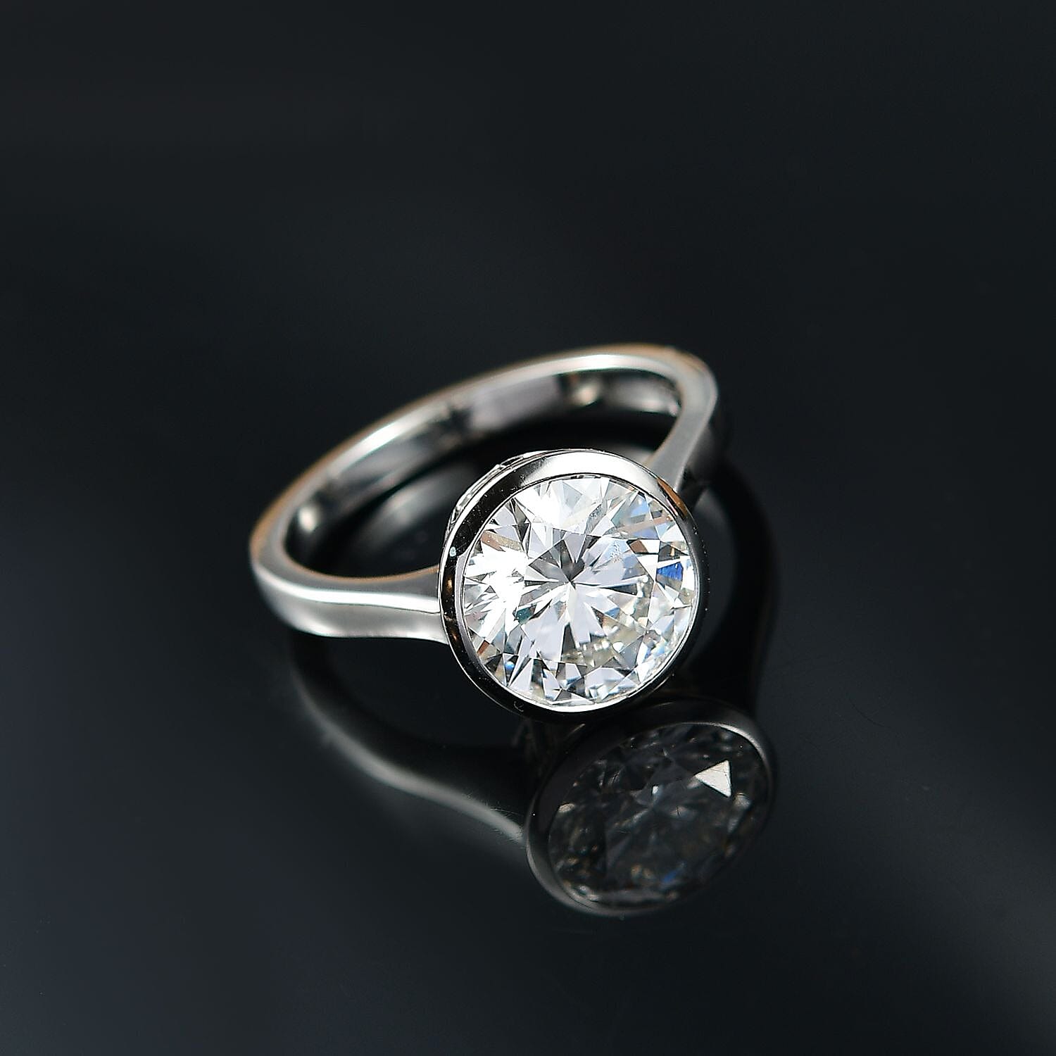 Luxuriant 950 Platinum IGI Certified (VS-F) Lab Grown Diamond Solitaire Ring 3.50 Ct, Platinum Wt. 5.63 Gms.