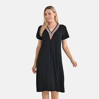 https://tjcuk.sirv.com/Products/81/0/8101130/La-Marey-Casual-Short-Sleeve-V-Neck-Midi-Dress-with-Embroidered-Lace-T_8101130_3.jpg?w=342&h=342