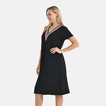 https://tjcuk.sirv.com/Products/81/0/8101131/La-Marey-Casual-Short-Sleeve-V-Neck-Midi-Dress-with-Embroidered-Lace-T_8101131_2.jpg?w=342&h=342