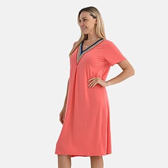https://tjcuk.sirv.com/Products/81/0/8101135/La-Marey-Casual-Short-Sleeve-V-Neck-Midi-Dress-with-Embroidered-Lace-T_8101135_2.jpg?w=342&h=342