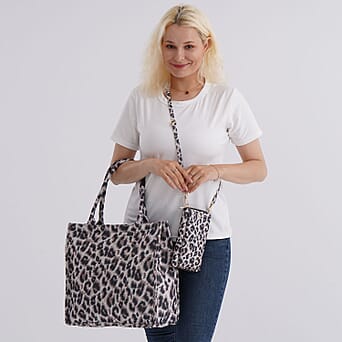 https://tjcuk.sirv.com/Products/81/0/8103696/Leopard-Tote-Bag-Size-40x12x34-cm-Coffee-Coffee_8103696_1.jpg?w=342&h=342