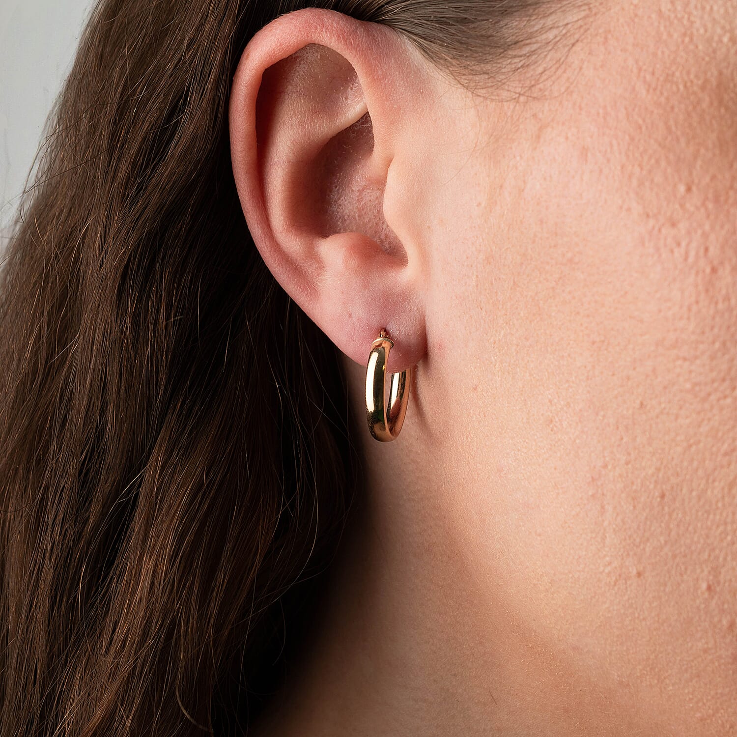 Closeout Deal - 9K Yellow Gold Earring with Clasp