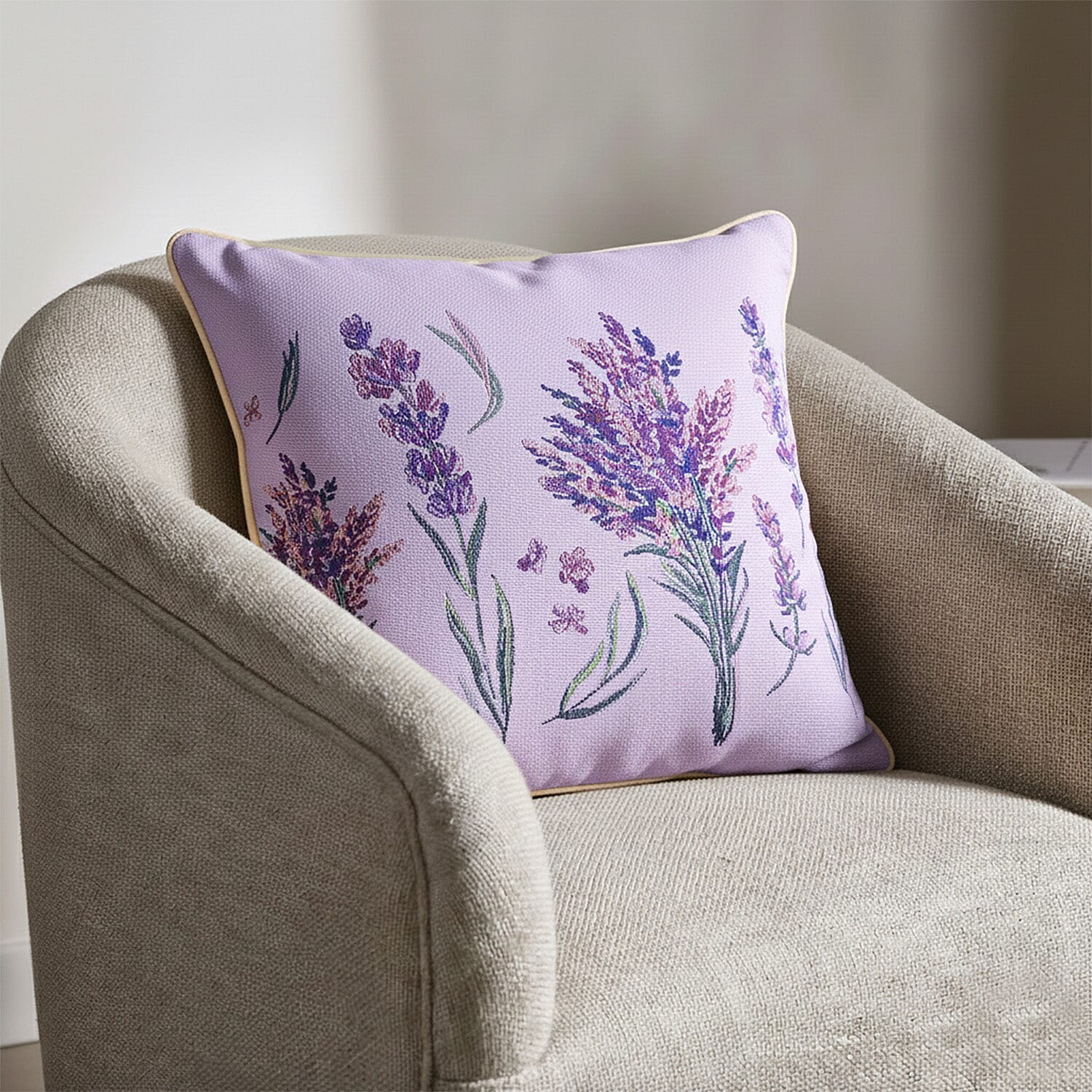 Signare Tapestry Collection - Designer Inspired Lavender Bloom Cushion (Size 45x45cm)
