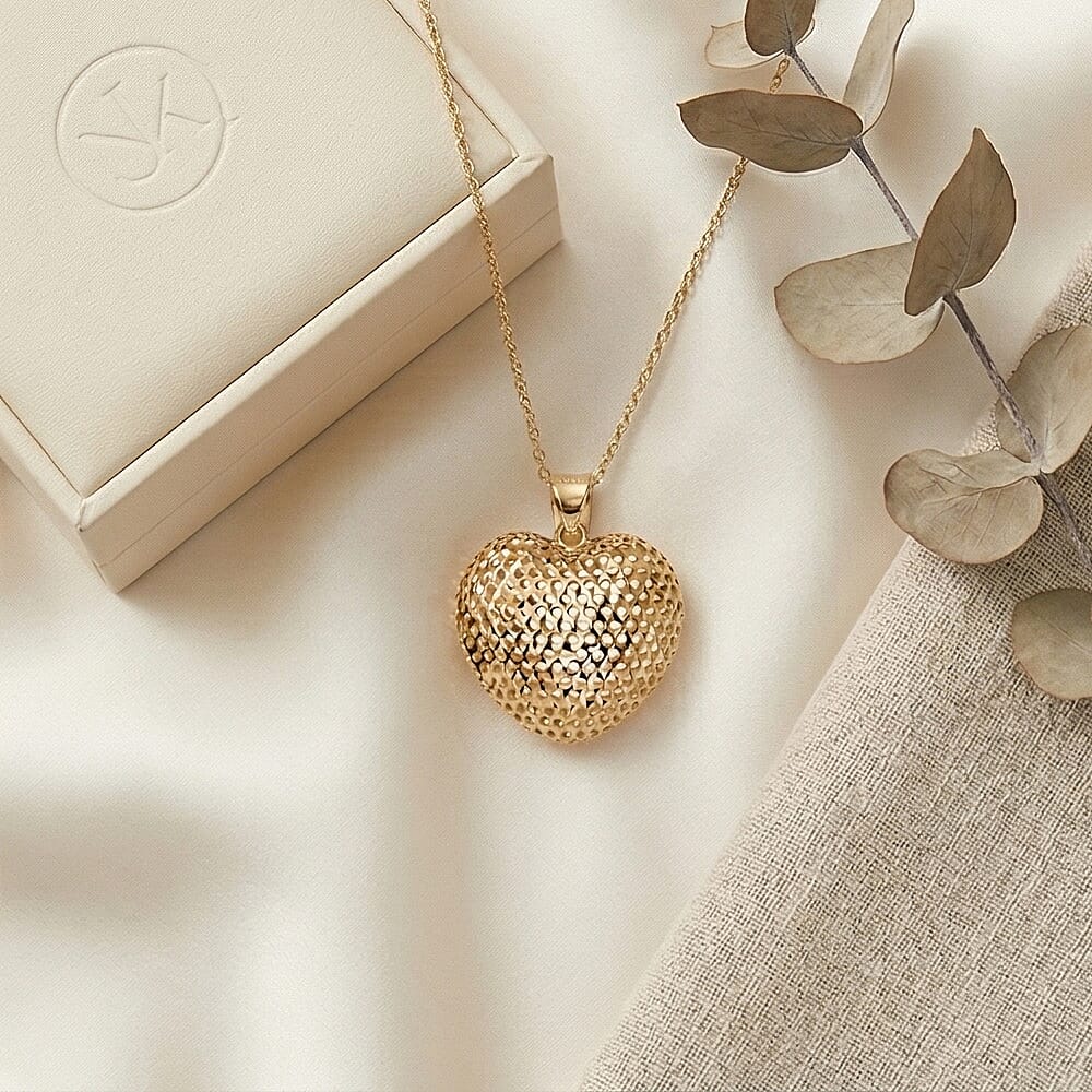 9K Yellow Gold Pendant, Gold Wt.1.2 Gms