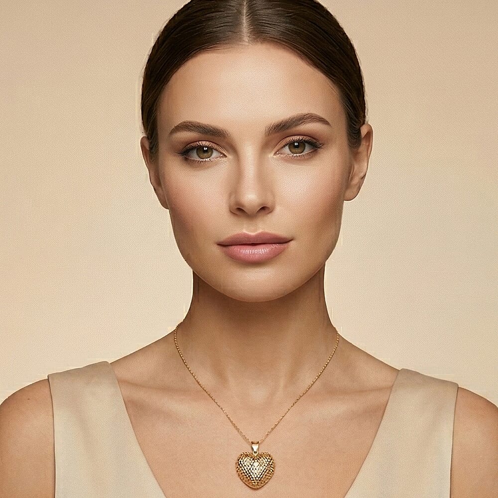 9K Yellow Gold Pendant, Gold Wt.1.2 Gms