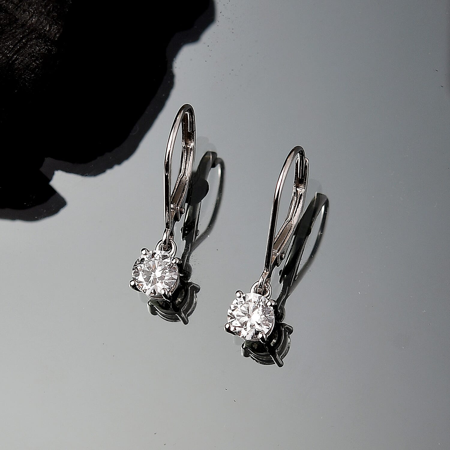 Luxuriant 950 Platinum SGL Certified Lab Grown Diamond (VS-EF) Drop Earring with Lever Back 1.00 Ct, Platinum Wt. 2.19 Gms.