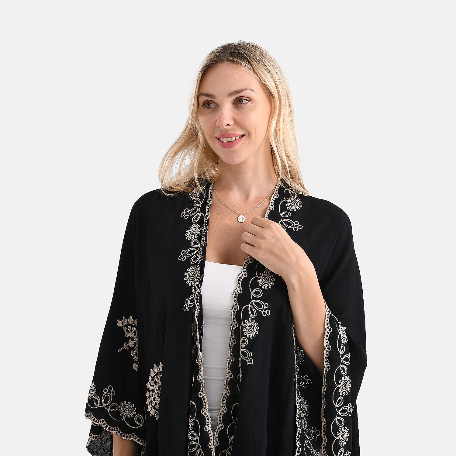 La Marey Stylish Embroidery Short Kimono (One Size) - Black La Marey Stylish Embroidery Short Kimono (One Size) - Black