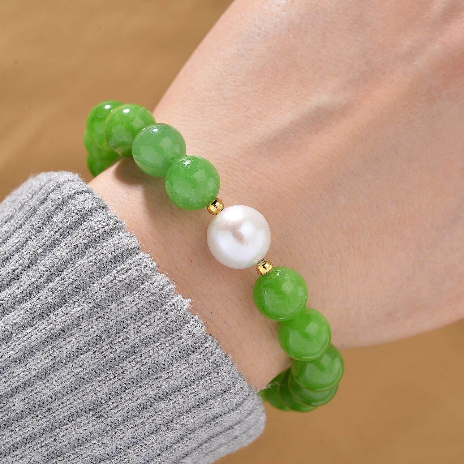 Edison Pearl & Green Jade Bracelet (Size - 7.5 Adjustable) in Yellow Gold Plated Sterling Silver 160.00 Ct.