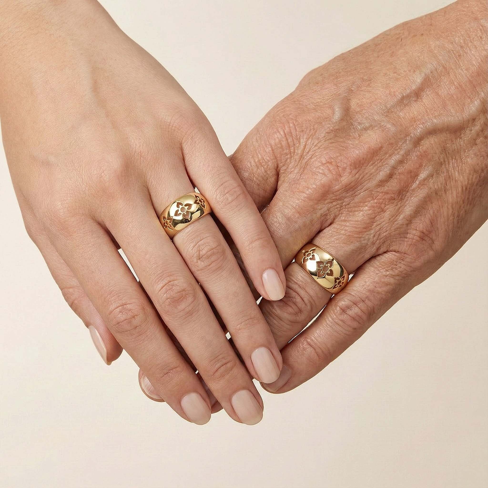 9K Yellow Gold Clover Ring