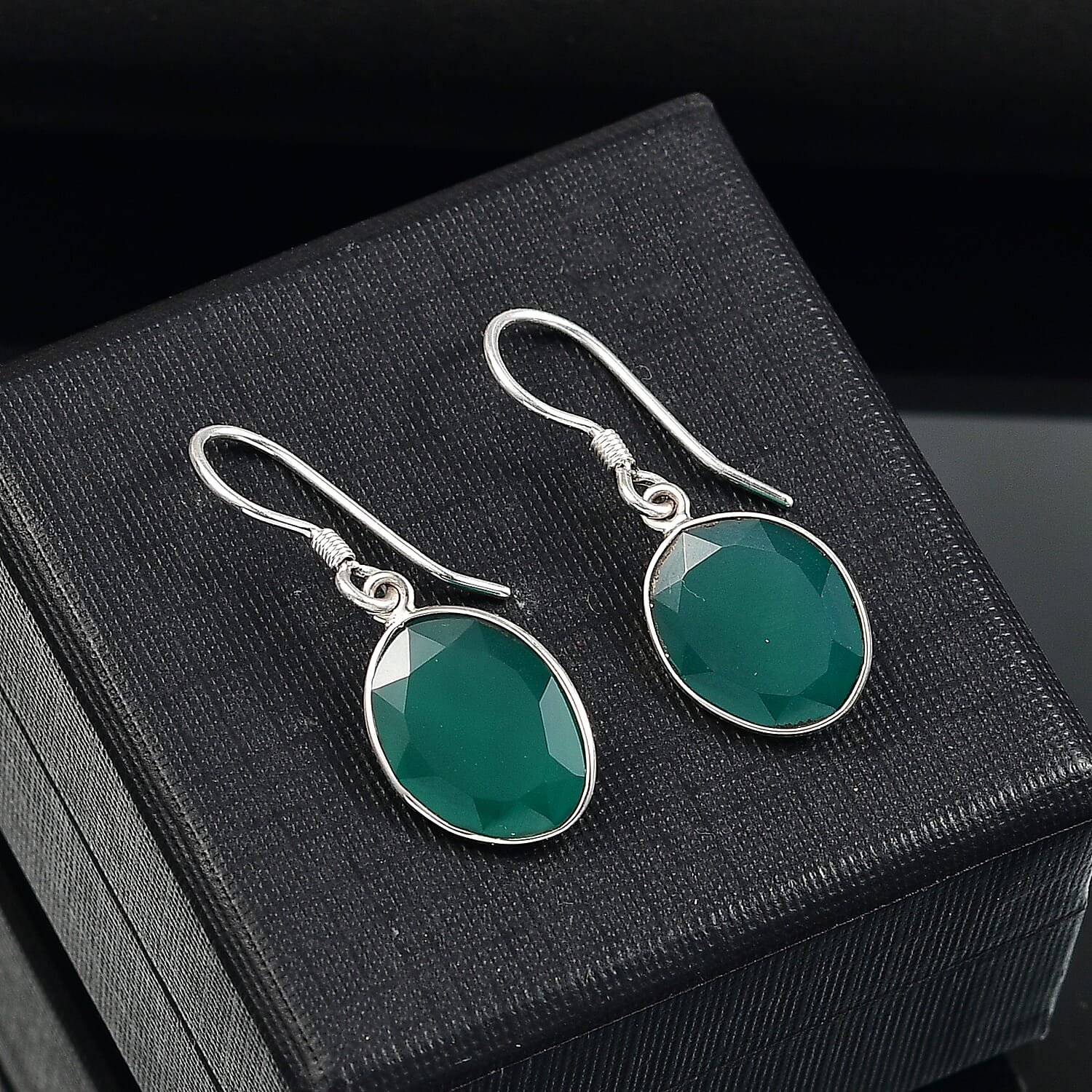 Verde Onyx J Hoop Earring in Sterling Silver 11.38 Ct.