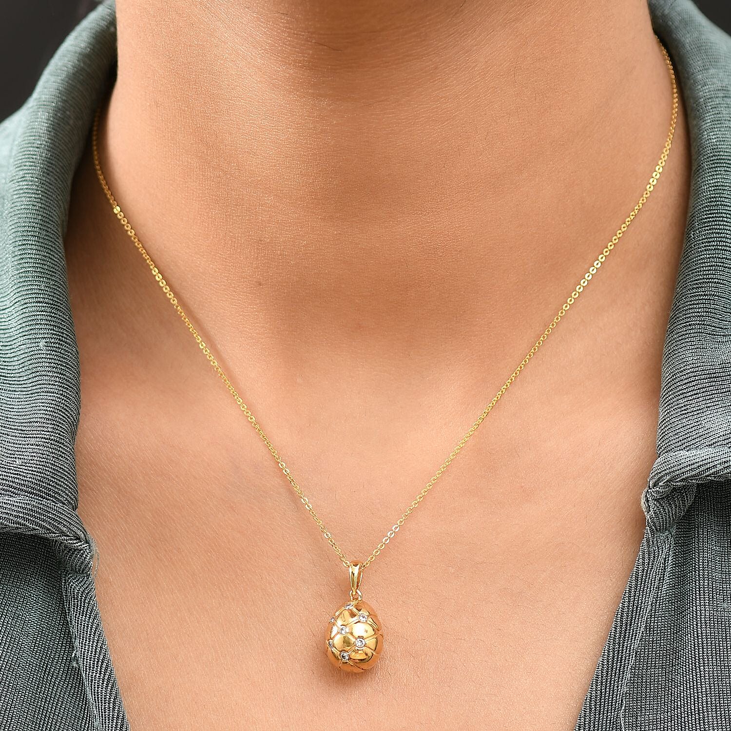 Designer Inpisred - Luxuriant Diamond Lab Grown Diamond (SI-G-H) Pendant in 18K Vermeil Yellow Gold Plated Sterling Silver