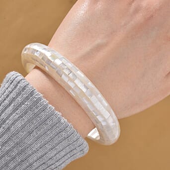https://tjcuk.sirv.com/Products/81/2/8126061/White-Mother-Of-Pearl-Stone-Bangle-190-000-Ct_8126061_1.jpg?w=342&h=342