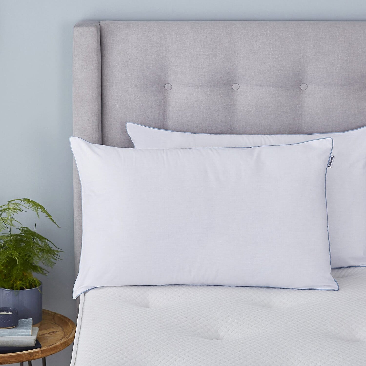 Silentnight Cool Comfort Set of 2 Pillows - Filled With Soft & Bouncy DuPont Fibres