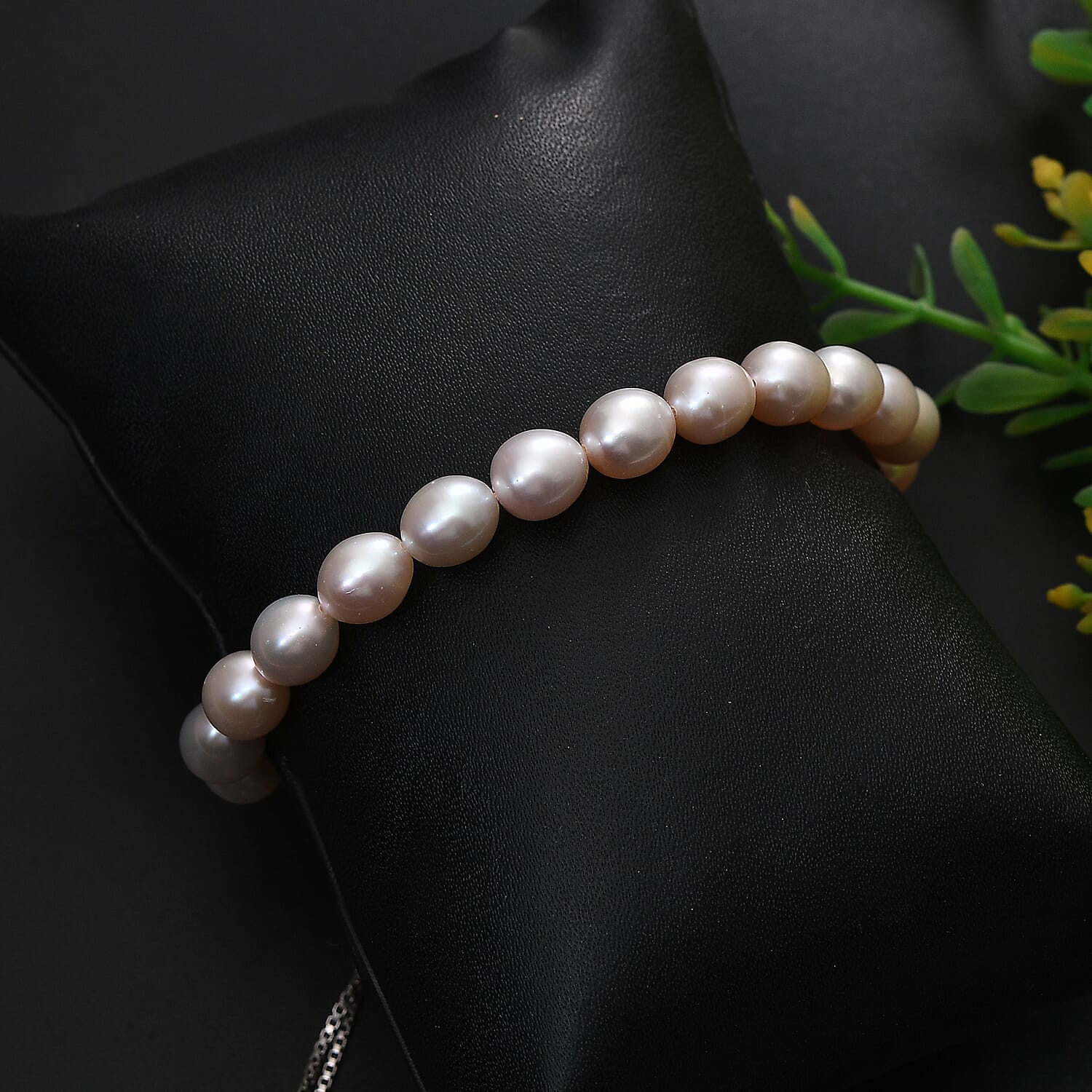 Lavender Pearl Adjustable Bracelet (Size - 6.5 to 9.5) in Rhodium Overlay Sterling Silver 50.00 Ct. Lavender Pearl Adjustable Bracelet (Size - 6.5 to 9.5) in Rhodium Overlay Sterling Silver 50.00 Ct.