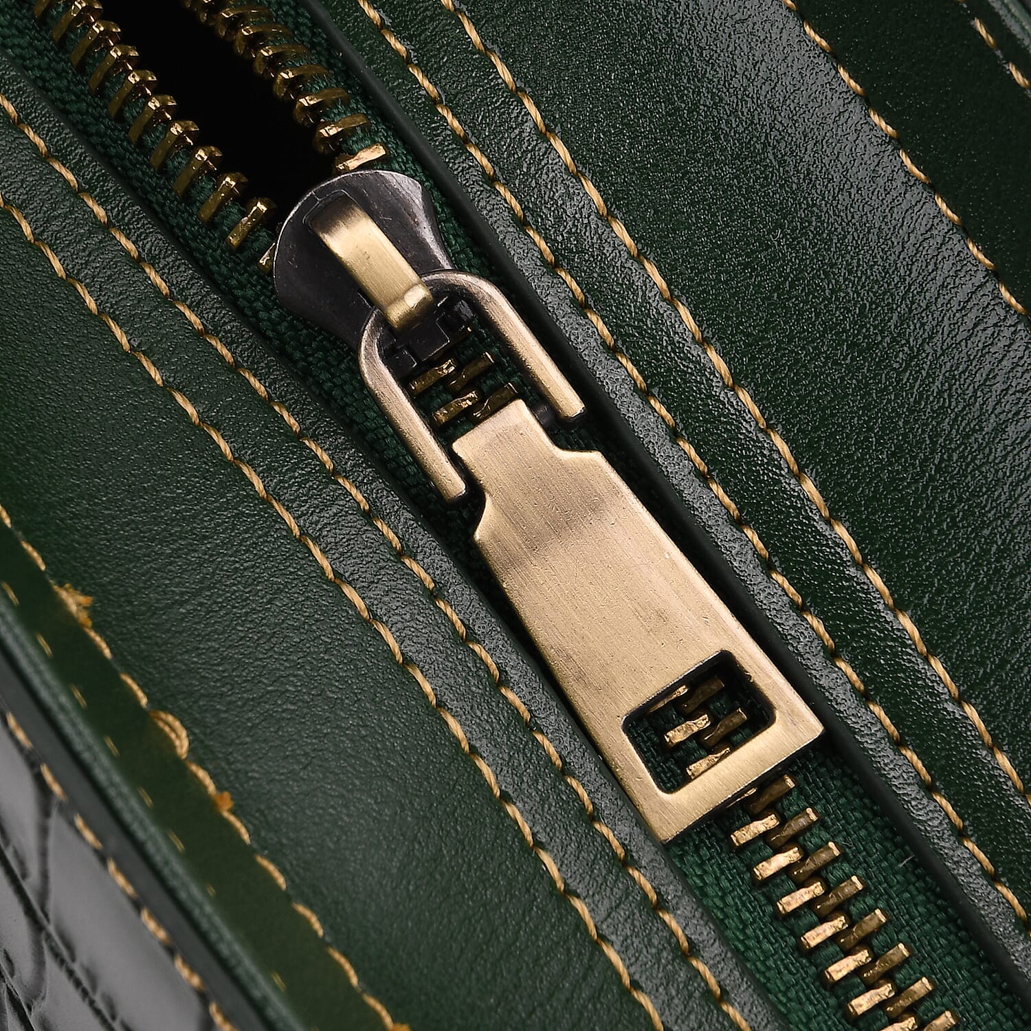 Crocodile Embossed Genuine Leather Crossbody Bag With Adjustable Shoulder Strap - Green