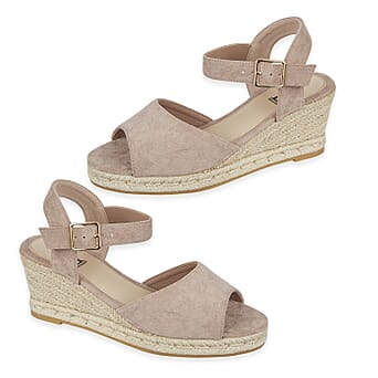 https://tjcuk.sirv.com/Products/81/4/8149895/Ladies-Sandal-Size-6-Beige_8149895.jpg?w=342&h=342