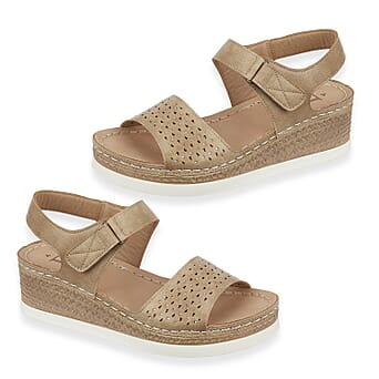 https://tjcuk.sirv.com/Products/81/5/8150010/Ladies-Sandal-Size-4-Beige_8150010.jpg?w=342&h=342
