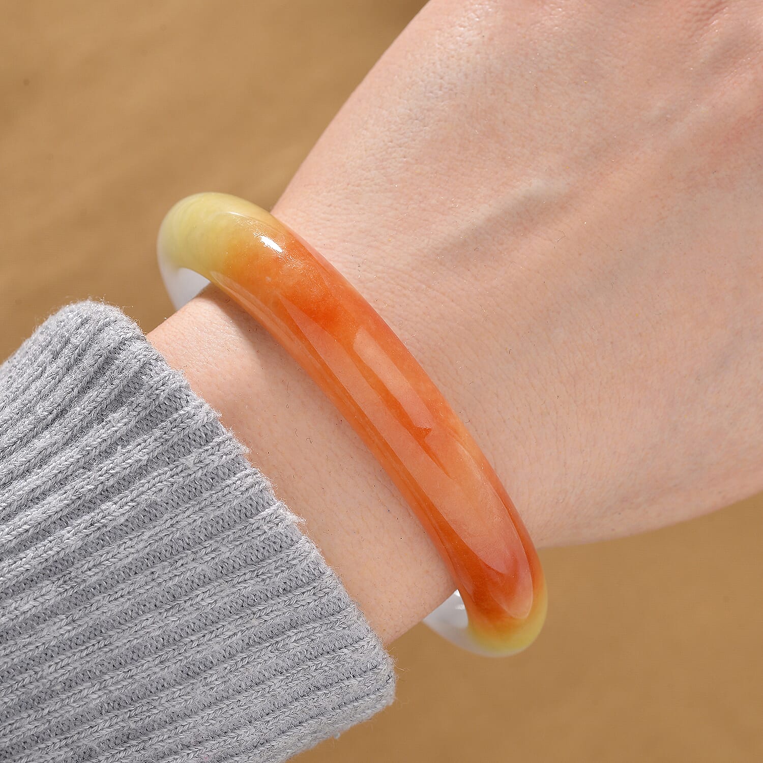 Black Friday Mega Deal - Bi Colour Jadeite Jade Bangle (Size 8) 250.00 Ct.