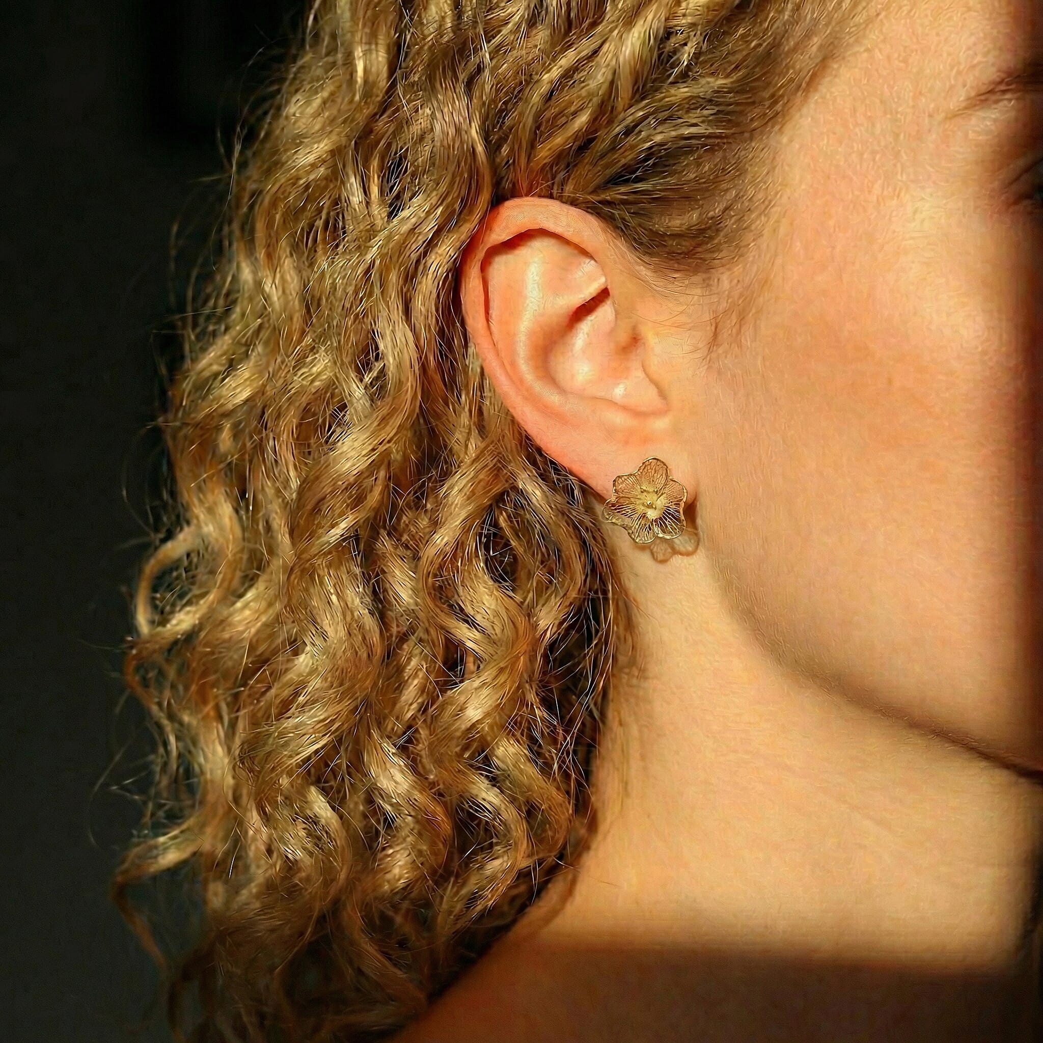 Gold Treasure of Siam - 9K Yellow Gold Stud Push Back Earring, Gold Wt. 1.55 Gms