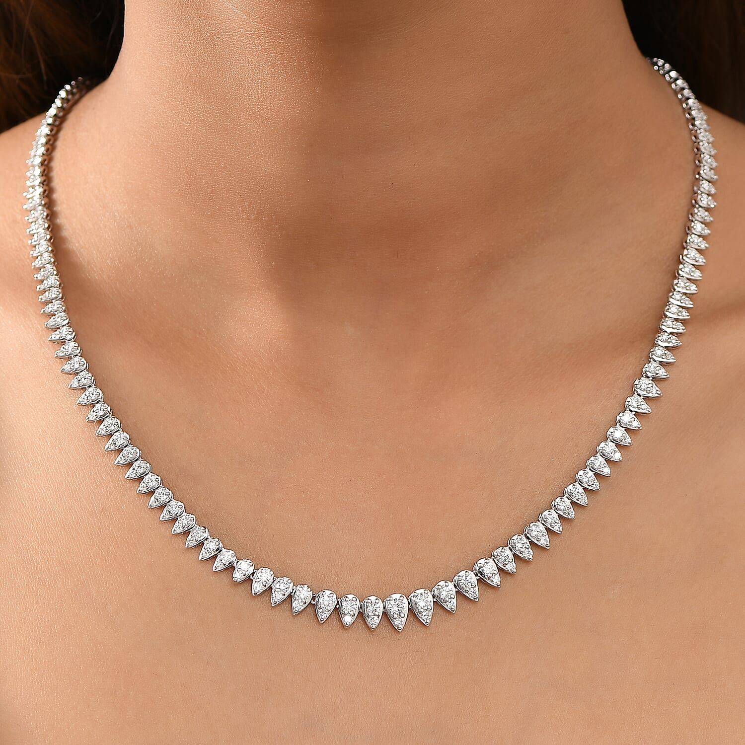 Luxuriant Lab Grown Diamond (SI-GH) Necklace (Size 16.5) in Rhodium Overlay Sterling Silver 3.98 Ct, Silver Wt. 16.29 Gms.