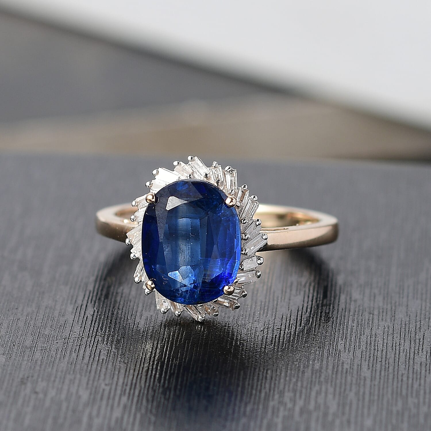 The Crown of the Ocean - AAAA Natural Kyanite (10x8mm) & White Diamond Ring in 9K Yellow Gold 3.45 Ct.
