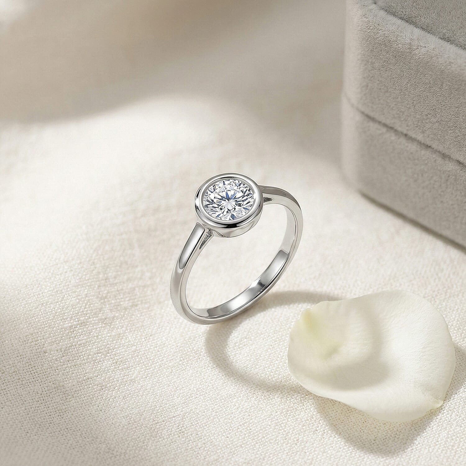 Luxuriant SGL Certified Lab Grown Diamond (SI-GH) Solitaire Ring in Sterling Silver