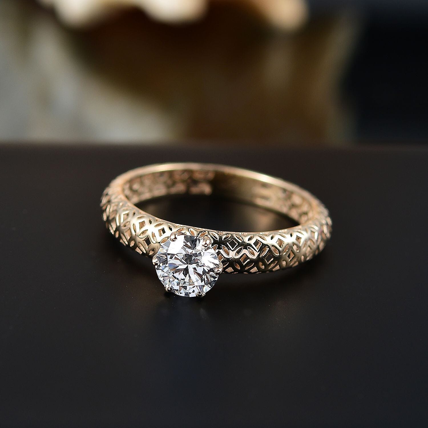 Luxuriant - 9K Yellow Gold SGL Certified VS-E-F Lab Grown Diamond Solitaire Ring