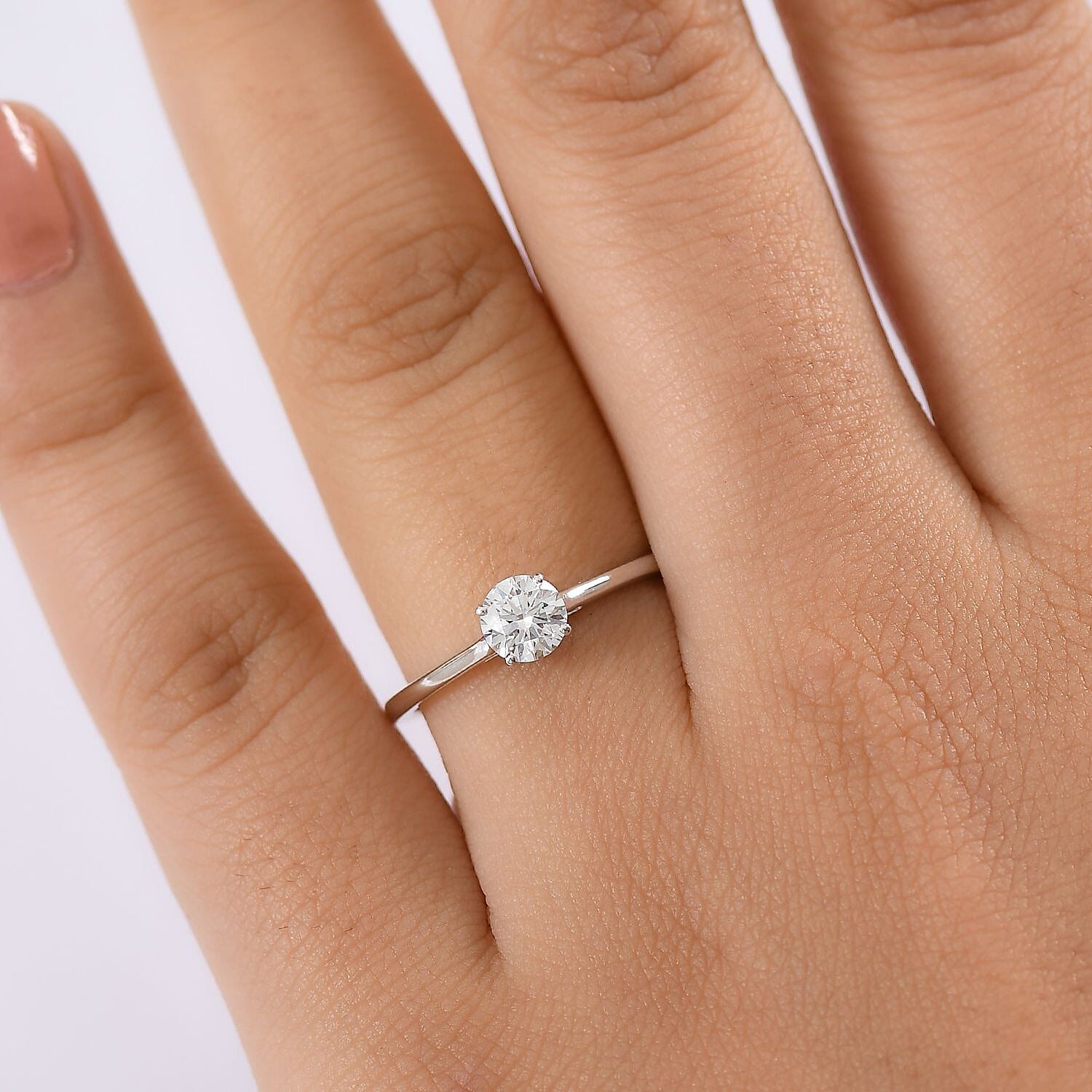 Luxuriant 14K Gold VS-EF Lab Grown Diamond Solitaire Ring
