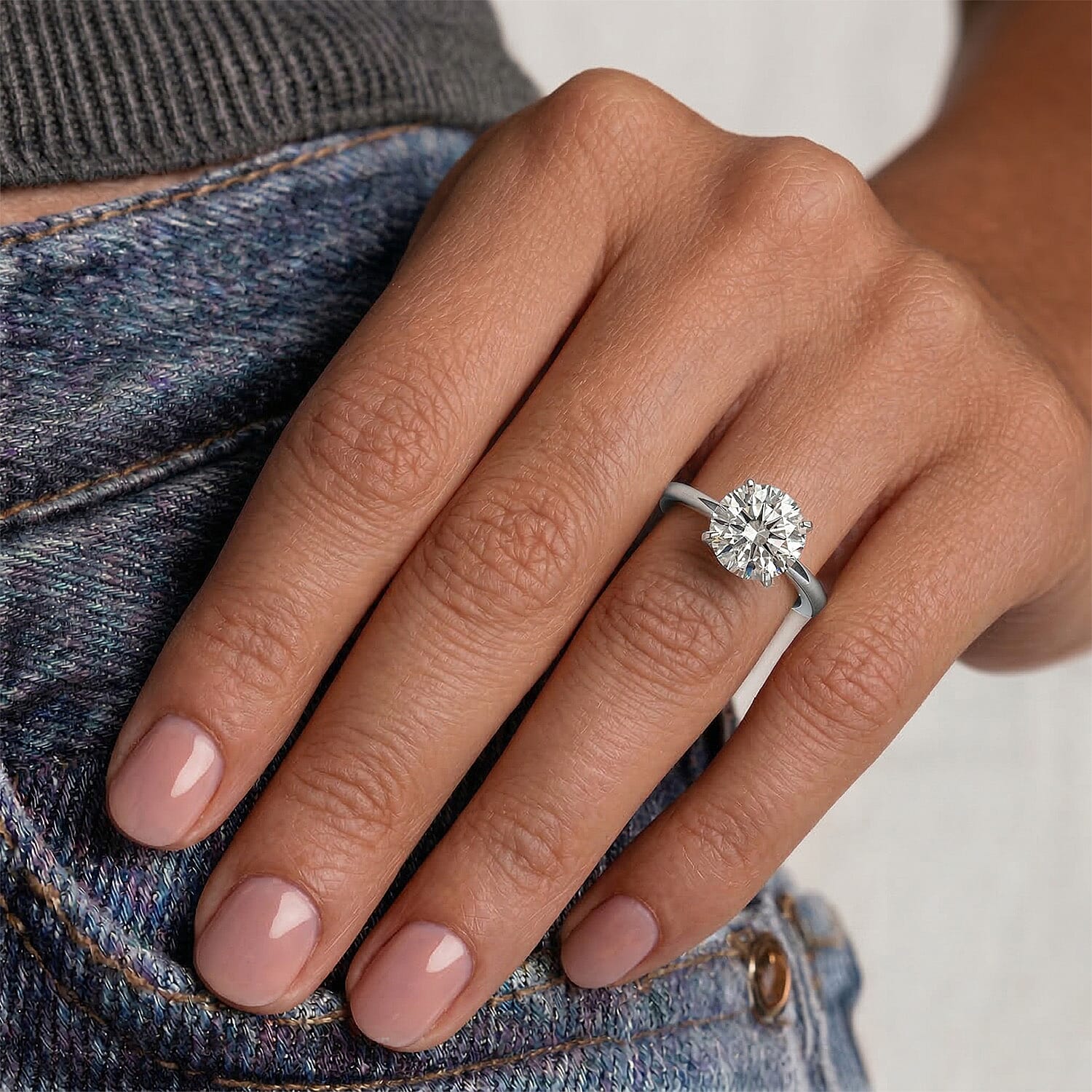 Luxuriant 14K Gold VS-EF Lab Grown Diamond Solitaire Ring