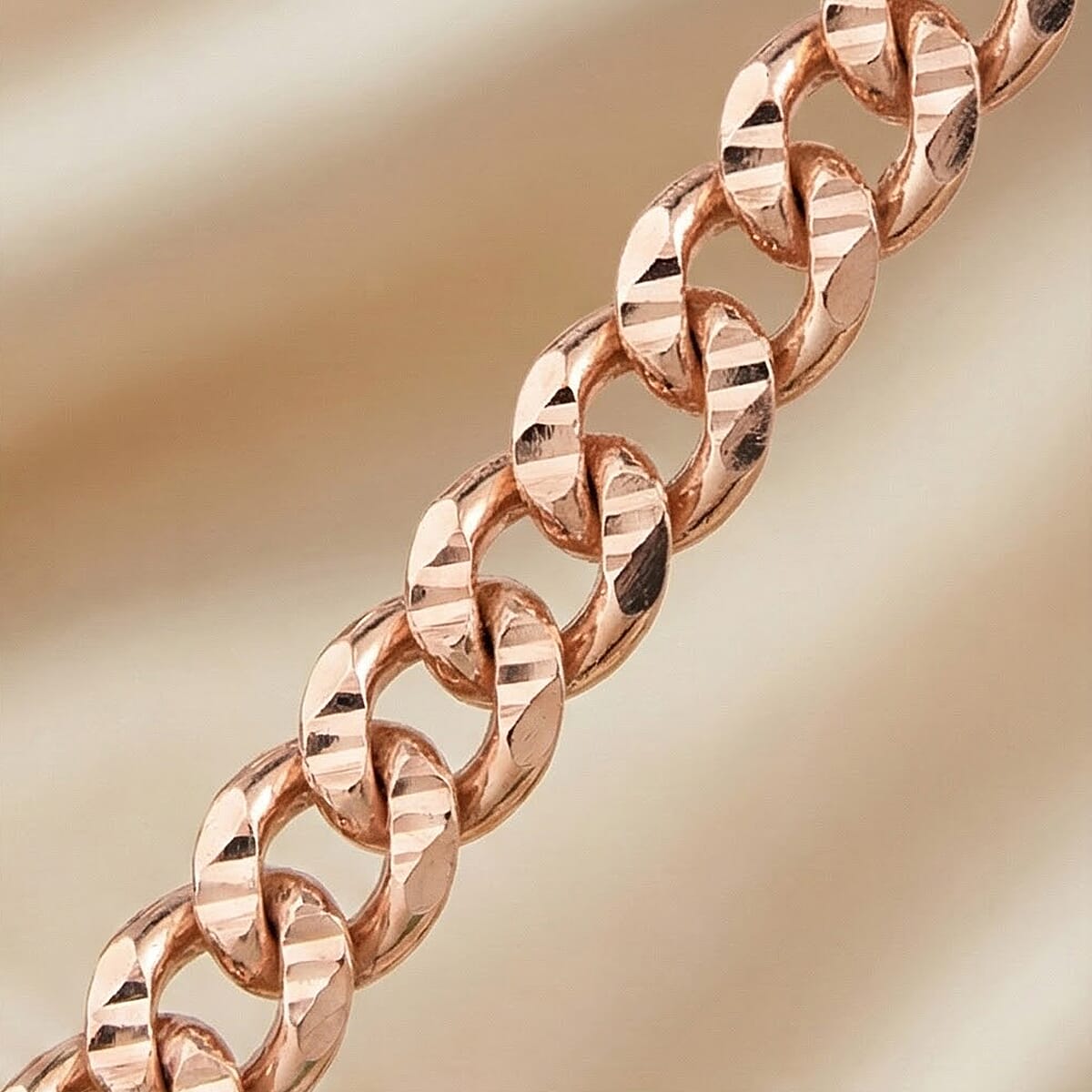Hatton Garden Closeout Deal - 9K Rose Gold Diamond Cut Curb Chain (Size - 18) with Spring Ring Clasp