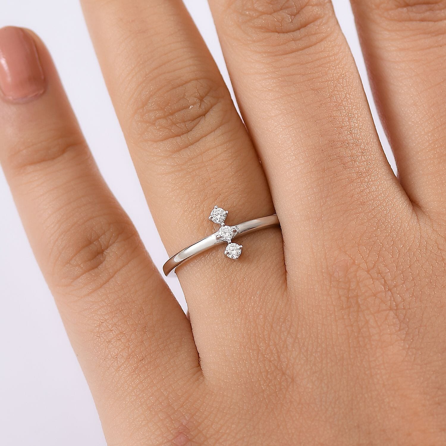Luxuriant Lab Grown Diamond (SI-GH) Solitaire Ring in Sterling Silver