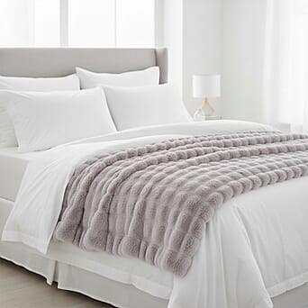 https://tjcuk.sirv.com/Products/81/8/8185674/Homesmart-Super-Soft-Sculptured-Faux-Fur-Blanket-180-x-150cm-Cream_8185674.jpg?w=342&h=342