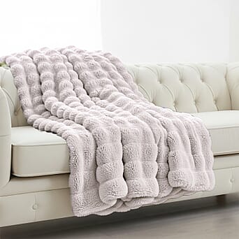 https://tjcuk.sirv.com/Products/81/8/8185674/Homesmart-Super-Soft-Sculptured-Faux-Fur-Blanket-180-x-150cm-Cream_8185674_1.jpg?w=342&h=342