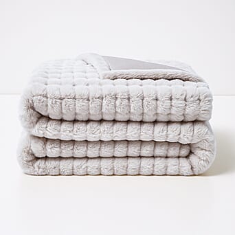 https://tjcuk.sirv.com/Products/81/8/8185674/Homesmart-Super-Soft-Sculptured-Faux-Fur-Blanket-180-x-150cm-Cream_8185674_3.jpg?w=342&h=342