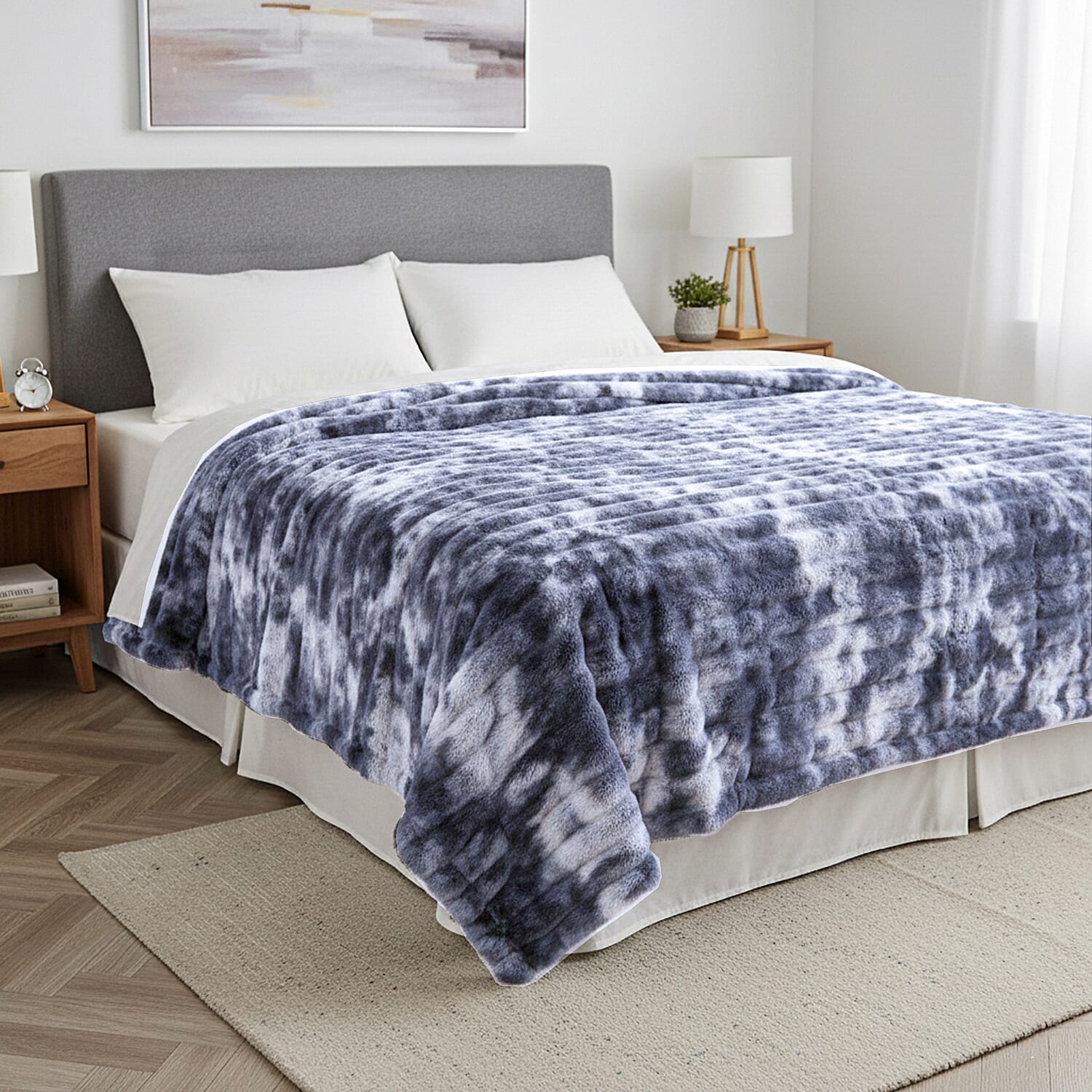 Sumptuously Super Soft Double Layered Sherpa Super Large Faux Rabbit Fur Blanket 710 GSM (200 x 150 cm) - Blue & White