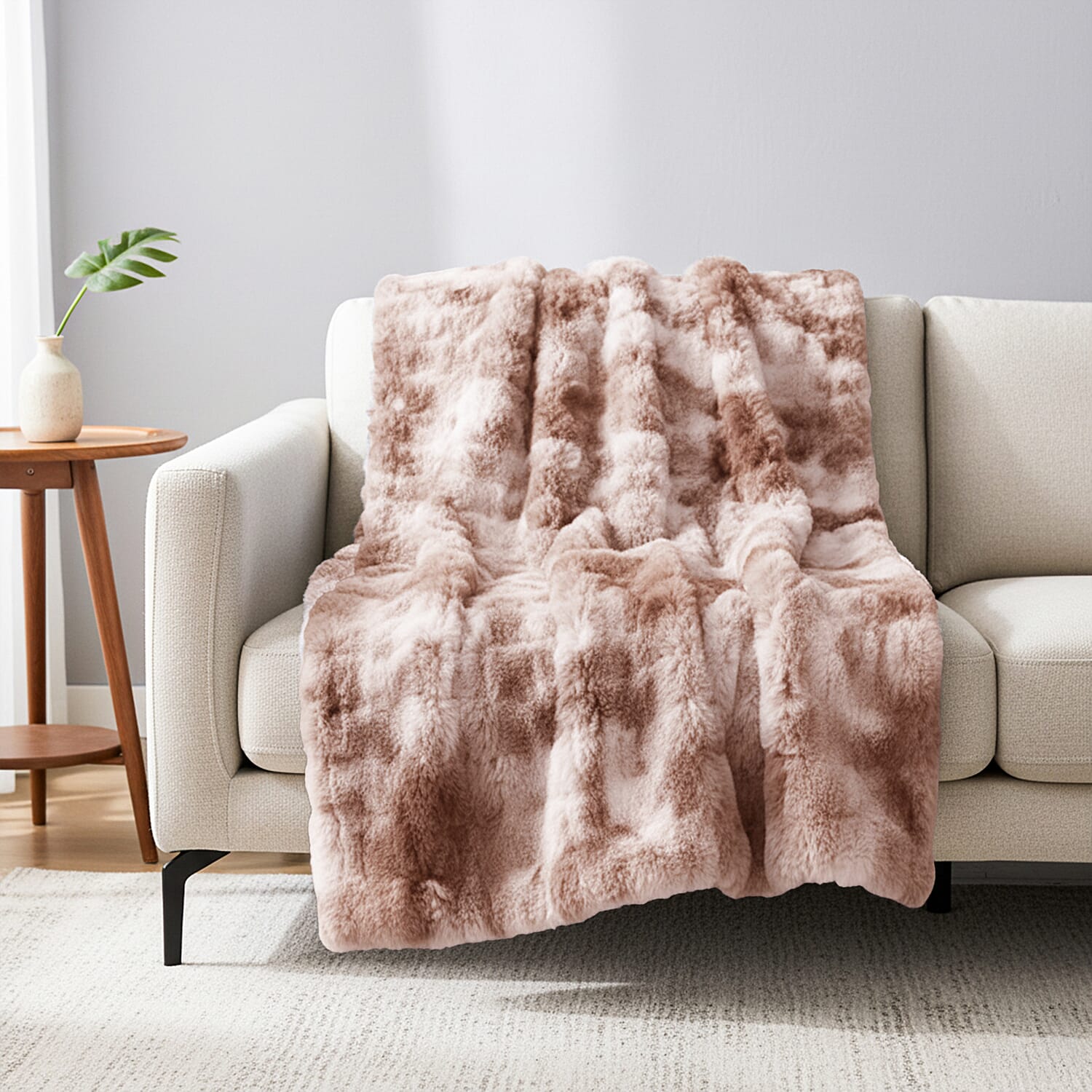 Sumptuously Super Soft Double Layered Sherpa Super Large Faux Rabbit Fur Blanket 710 GSM (200 x 150 cm) - Beige
