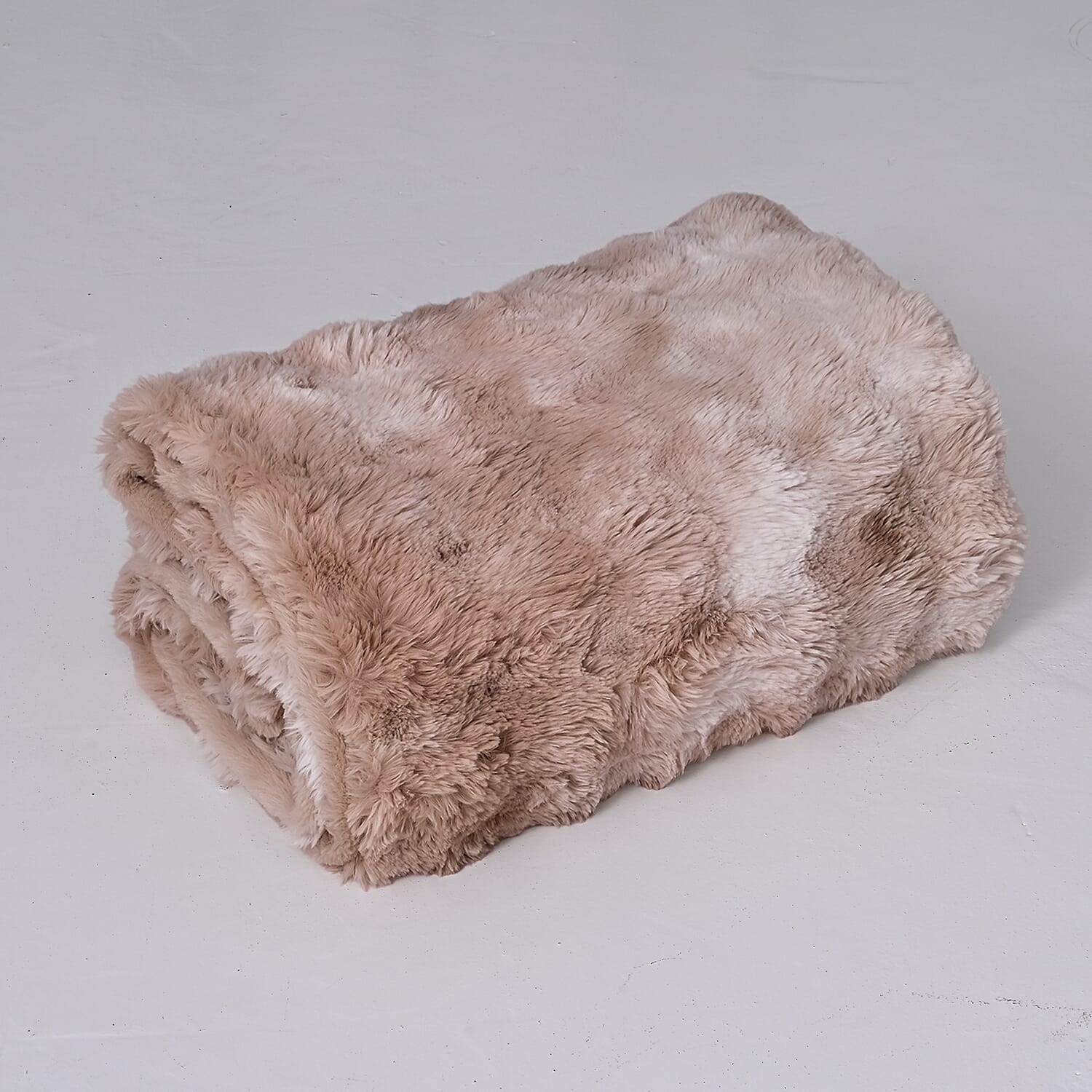 Sumptuously Super Soft Double Layered Sherpa Super Large Faux Rabbit Fur Blanket 710 GSM (200 x 150 cm) - Beige