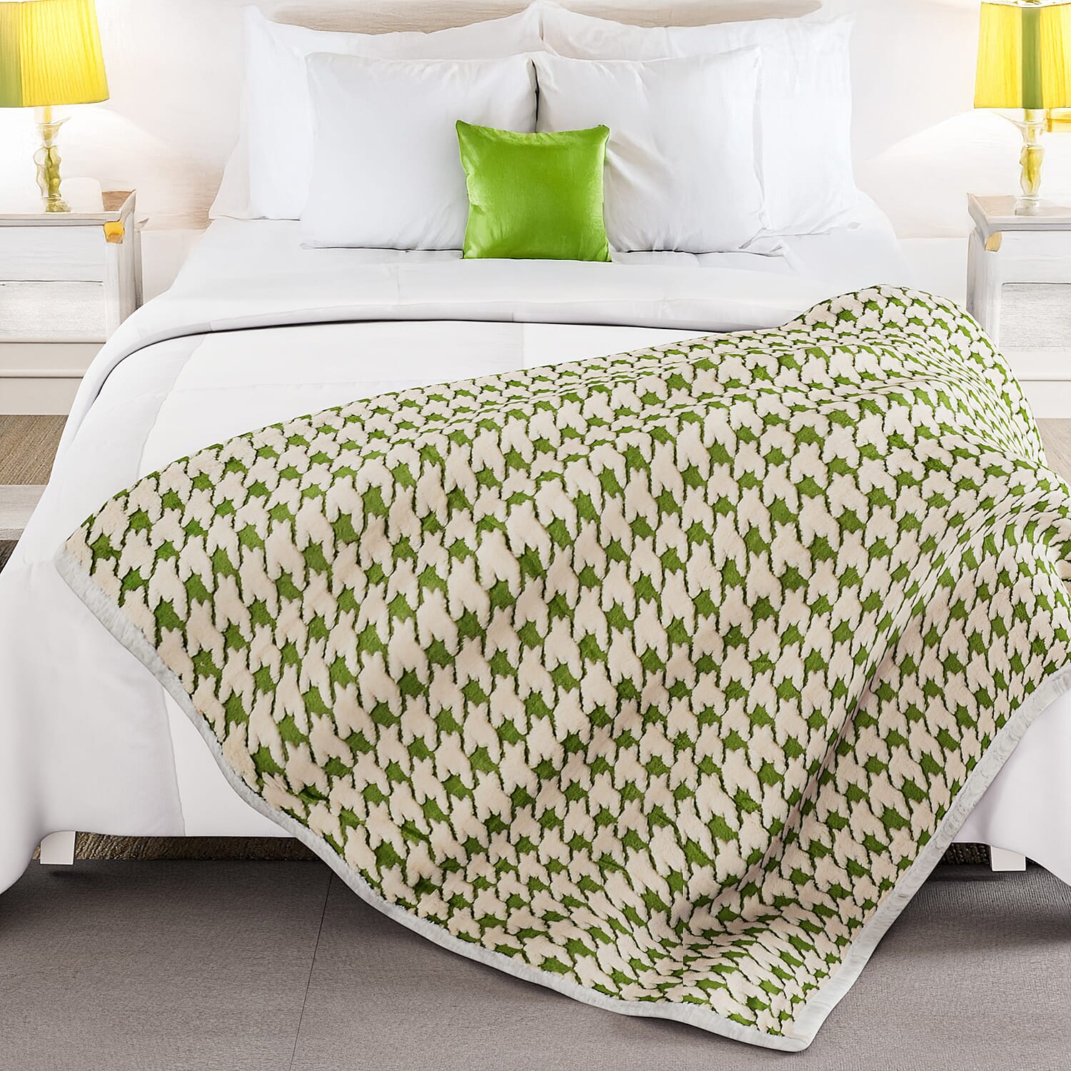 Pre Season Special Offer - Livmore Double Layer Sherpa Blanket - Green & Cream (200x150cm)
