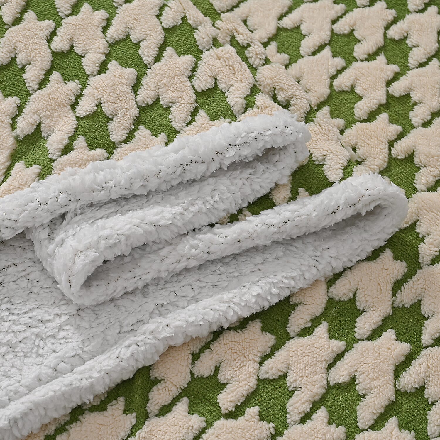 Pre Season Special Offer - Livmore Double Layer Sherpa Blanket - Green & Cream (200x150cm)