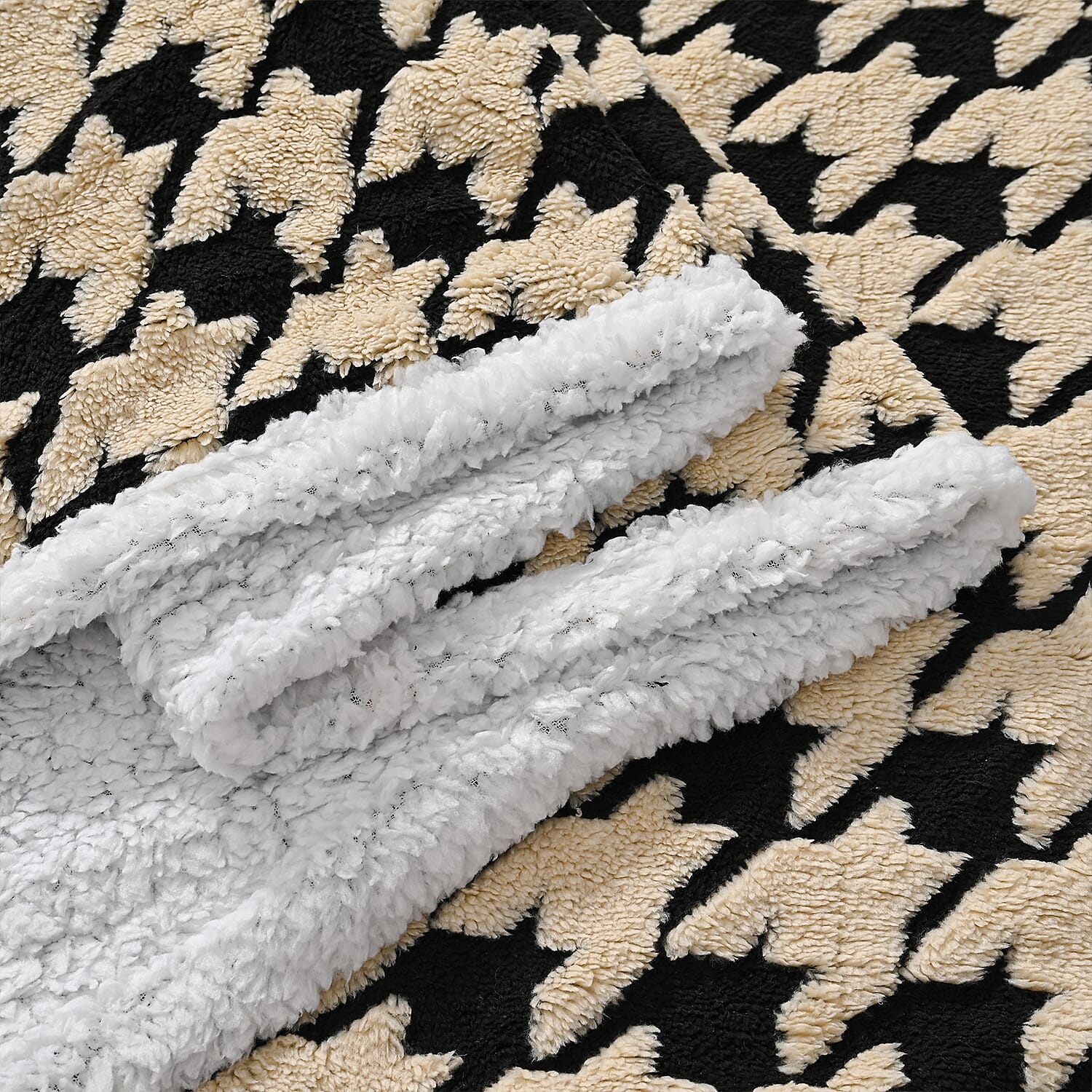 Pre Season Special Offer - Livmore Double Layer Sherpa Blanket - Black & Cream (200x150cm)