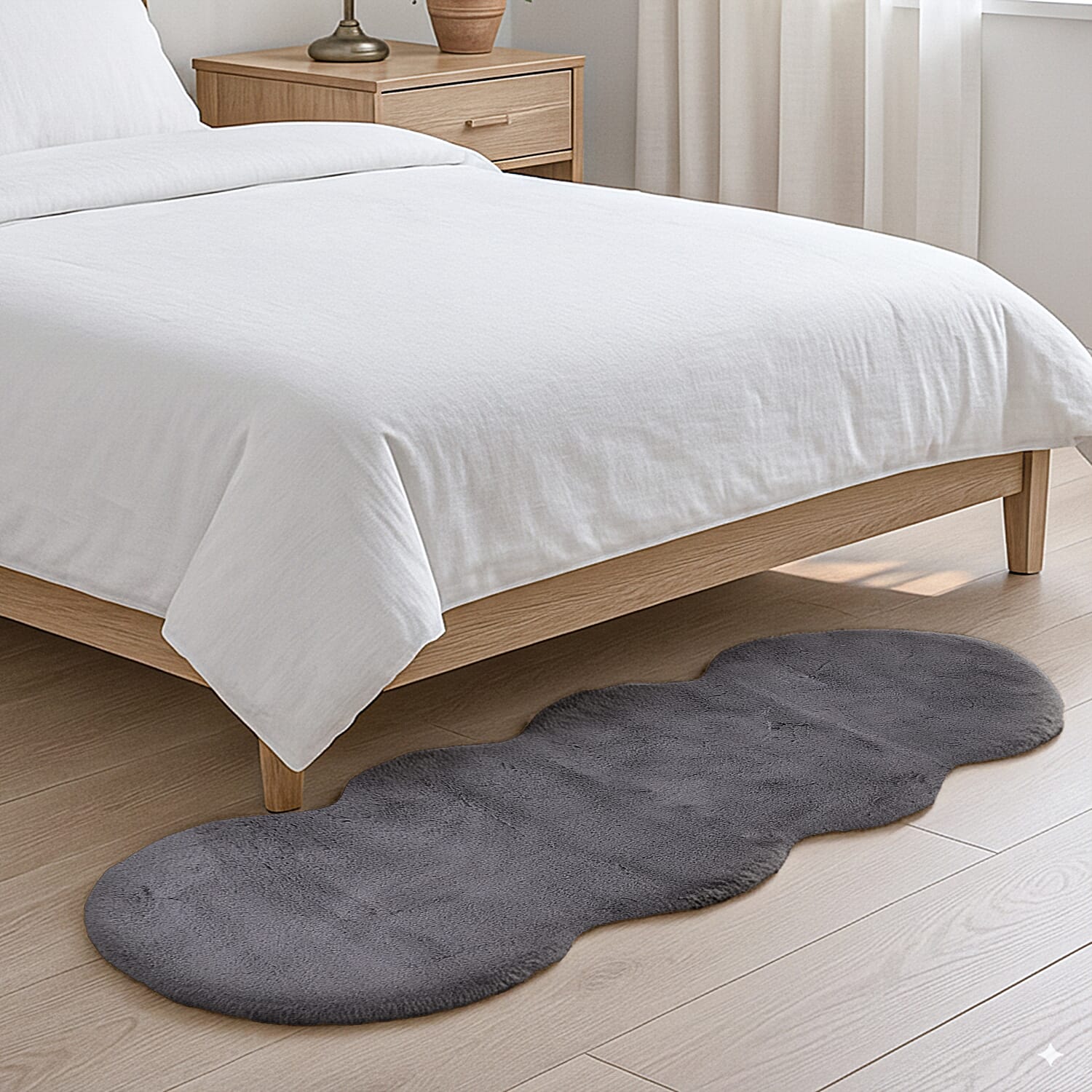 THE SUPER LUXURIOUS - HUSH HAVEN Cloud-Shaped Faux Fur Runner Rug With Foam Base (180 x 60 cm) - Grey