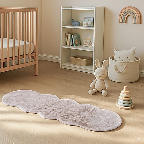 THE SUPER LUXURIOUS -HUSH HAVEN Cloud-Shaped Faux Fur Runner Rug With Foam Base (180 x 60 cm) - Ivory