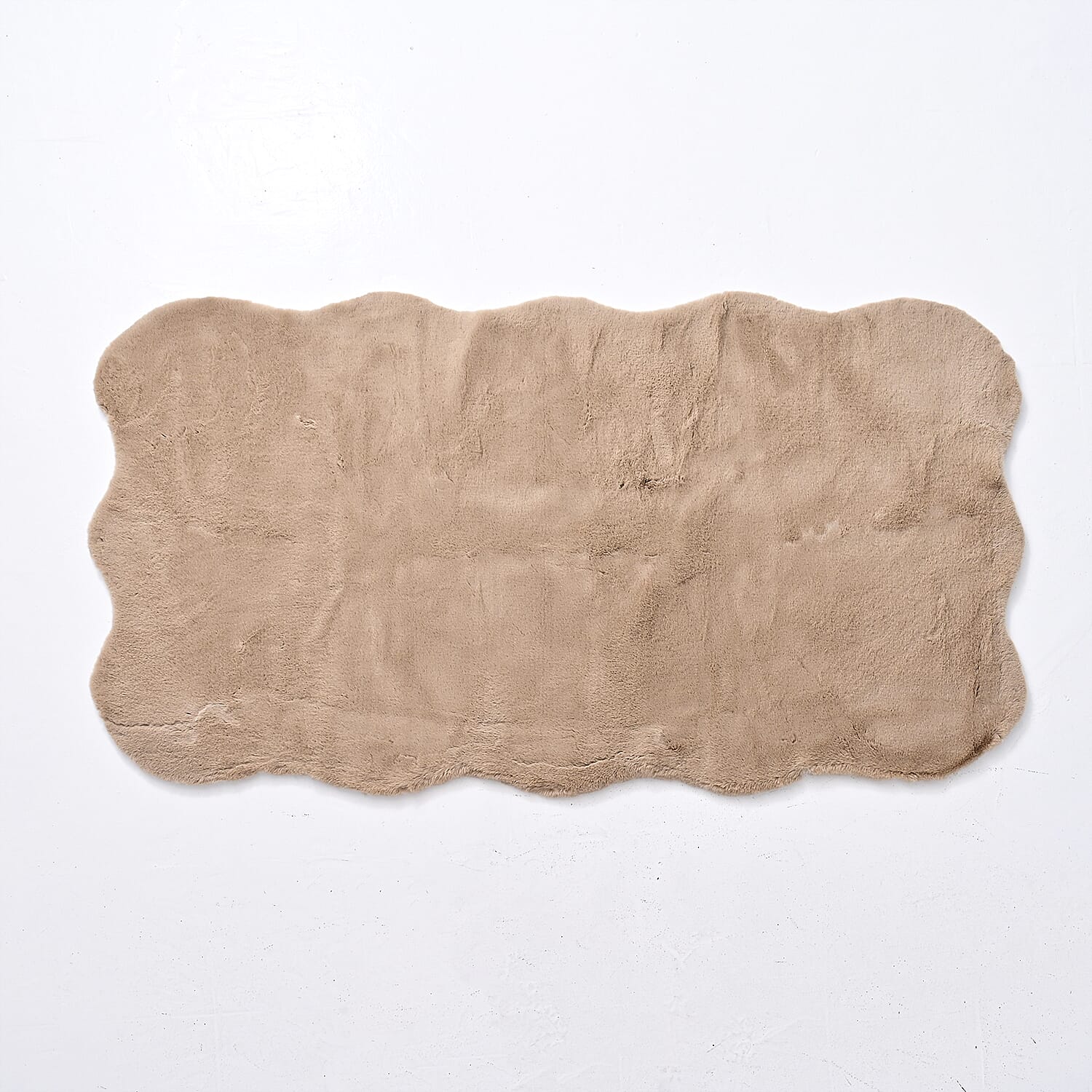 BLACK FRIDAY DEAL - SIGNATURE LUXE SUPERSOFT Long Faux Fur Rug with Foam Base (180 x 100 cm) - Beige