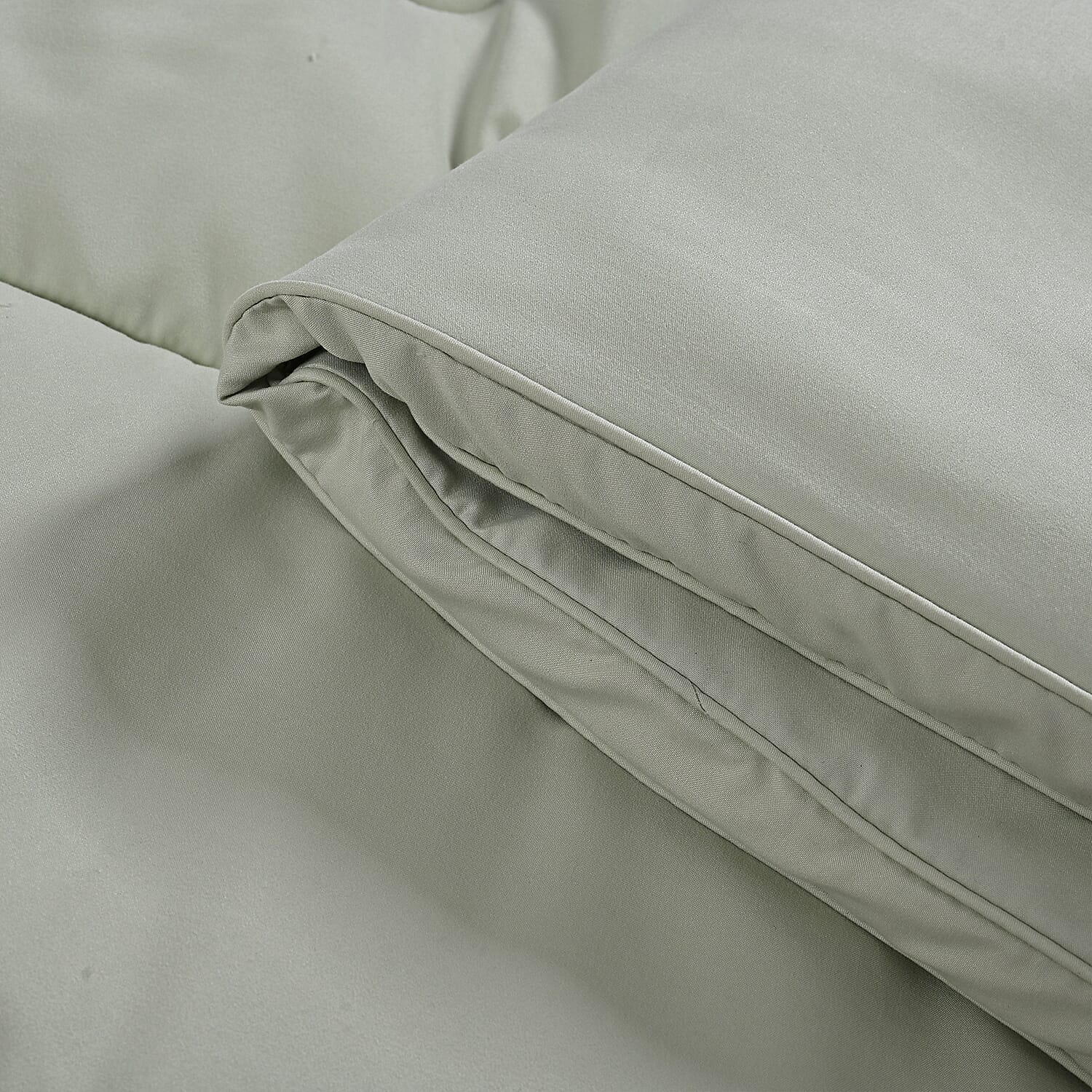 LIVMORE - 50% Mulberry Silk Duvet (225 x 220 cm) - Mint Green King