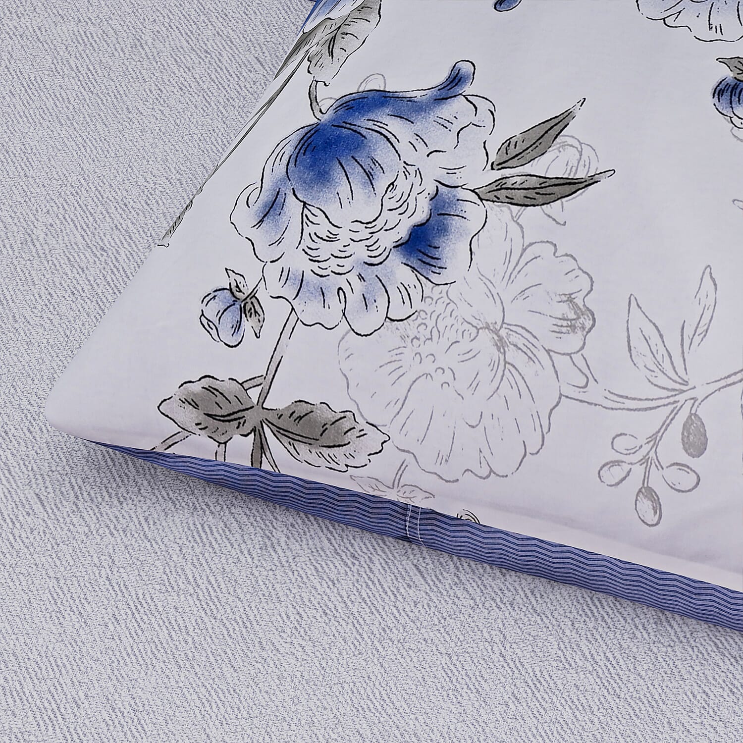 Homesmart 3 Piece Floral & Leaf Print Comforter Set Inc. 1 Comforter & 2 Pillowcases