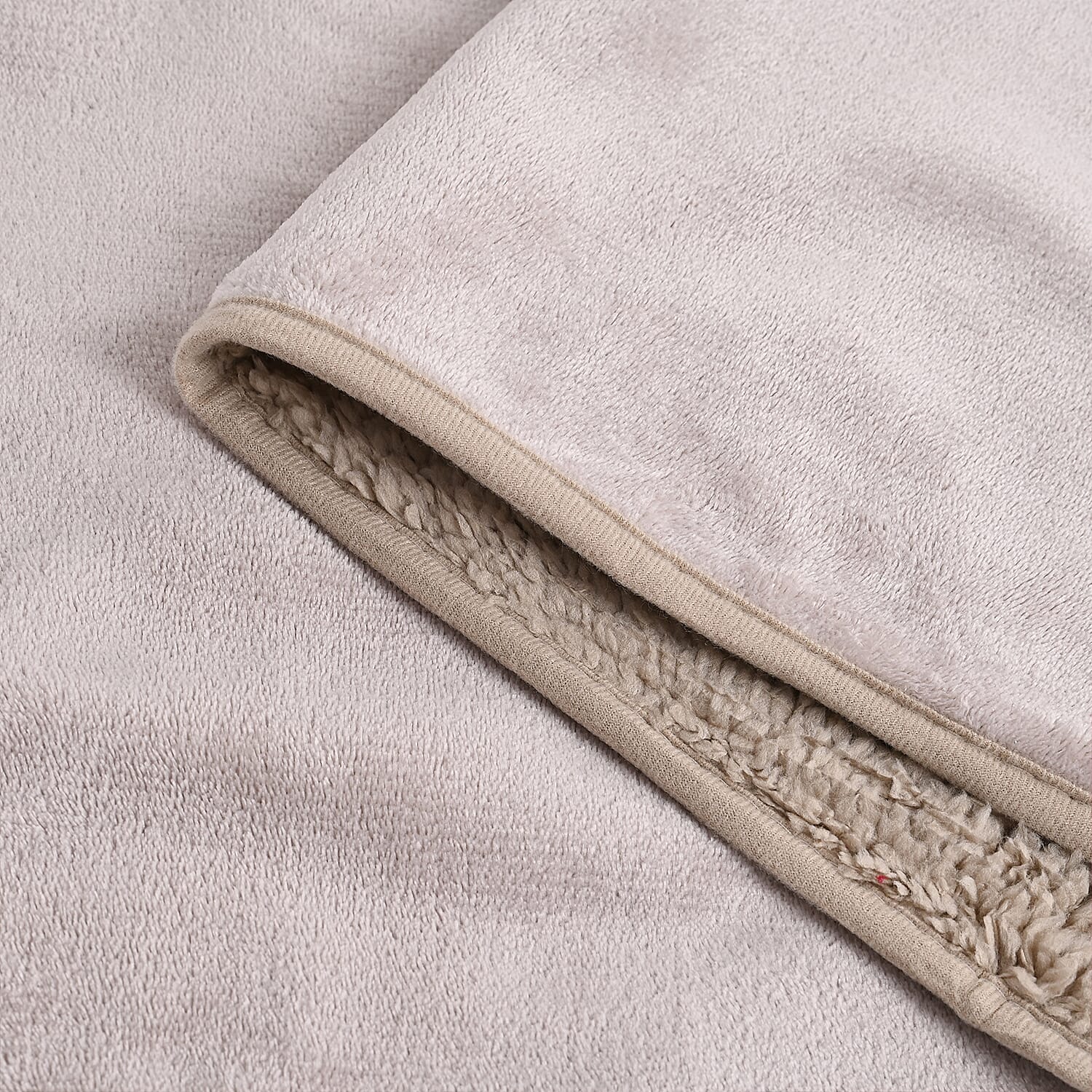 LIVMORE Double Layer Water Resistant Flannel & Sherpa Blanket 510 GSM (200x150 cm) - Beige