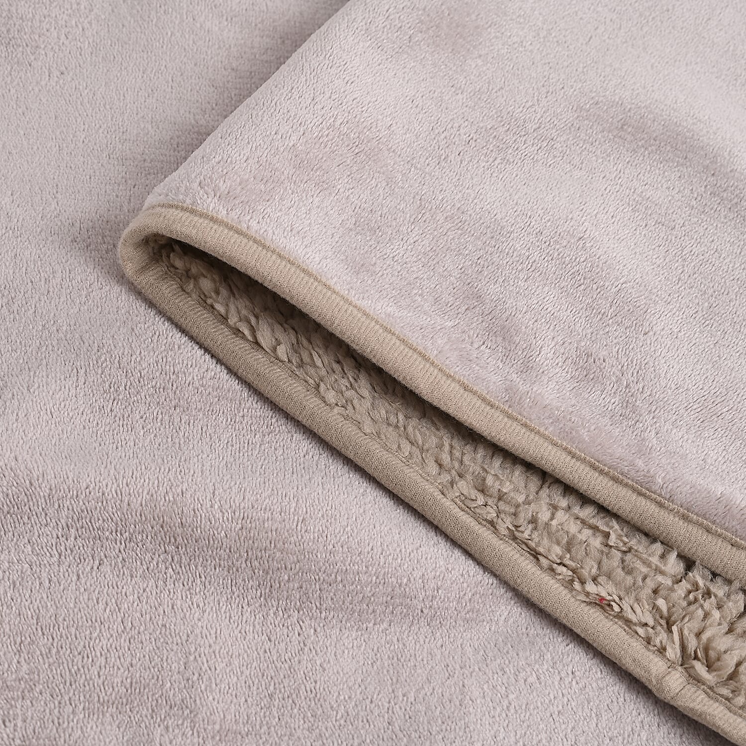 LIVMORE Double Layer Water Resistant Flannel & Sherpa Blanket 510 GSM (200x150 cm) - Beige