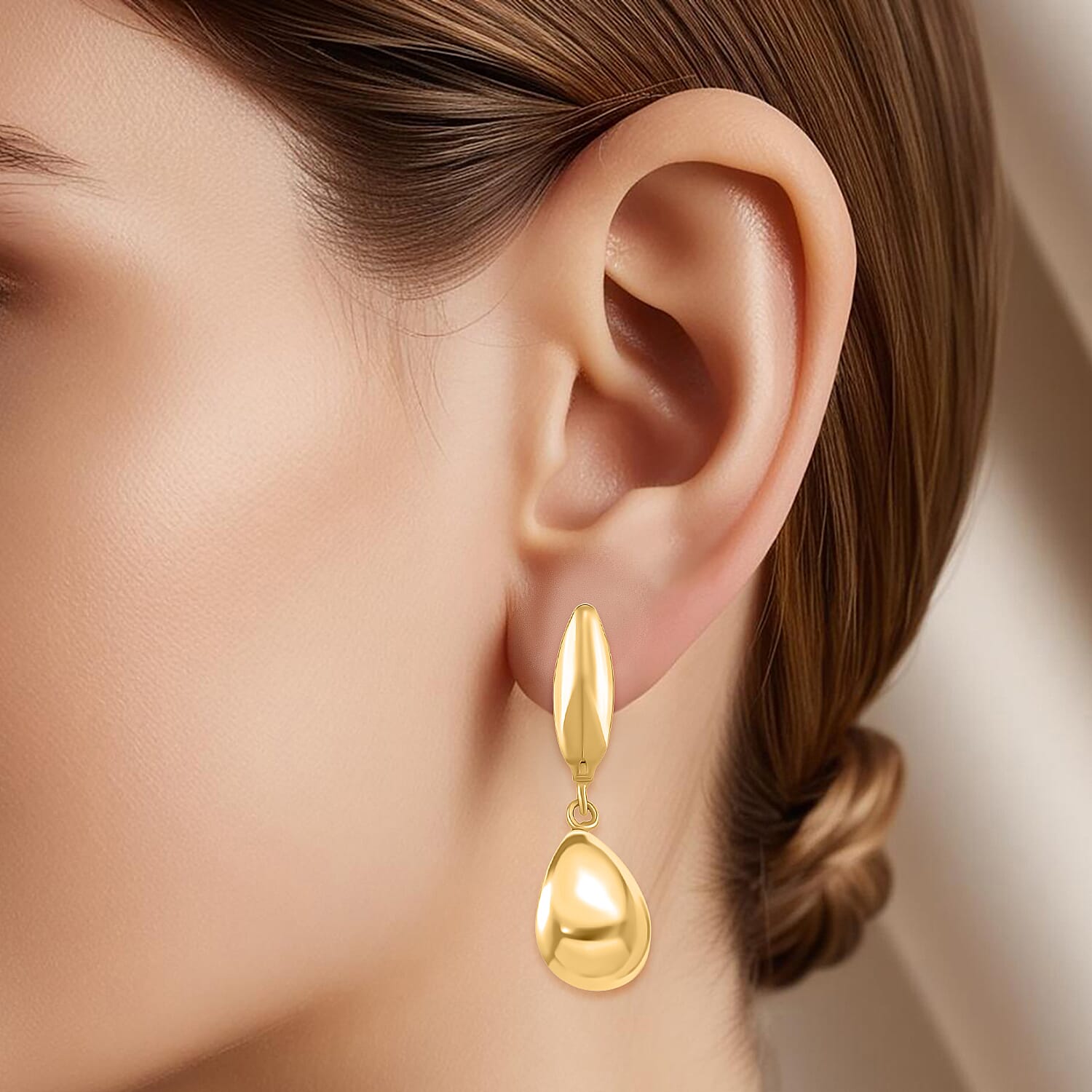 Earring with Clasp in Yellow Gold Plated