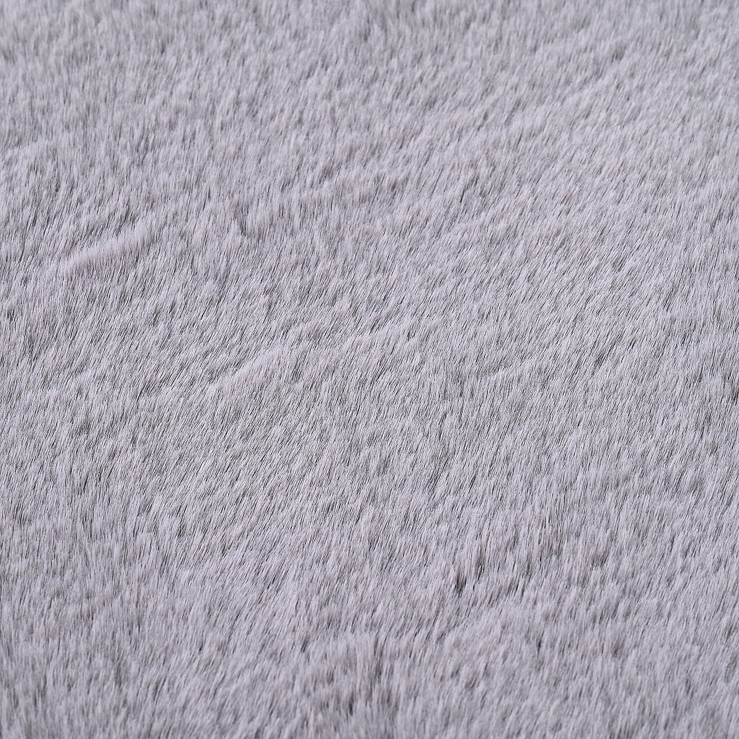 HUSH HAVEN Cosy Fish-Shaped Faux Fur Accent Rug (90 x 60 cm) - Grey